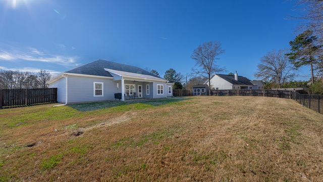 1578 Cummings Road, Smiths Station, AL 36877