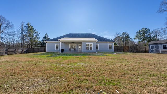 1578 Cummings Road, Smiths Station, AL 36877