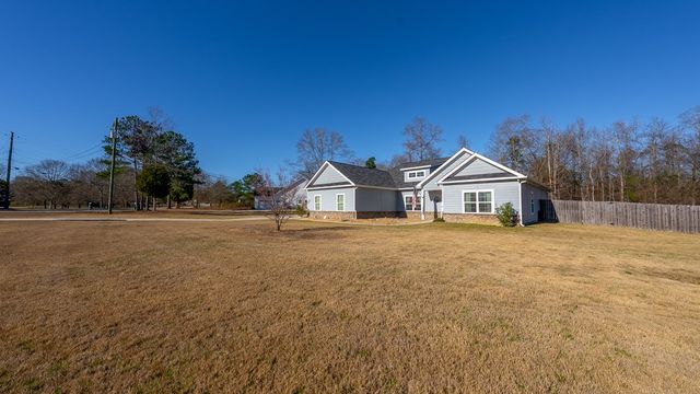 1578 Cummings Road, Smiths Station, AL 36877
