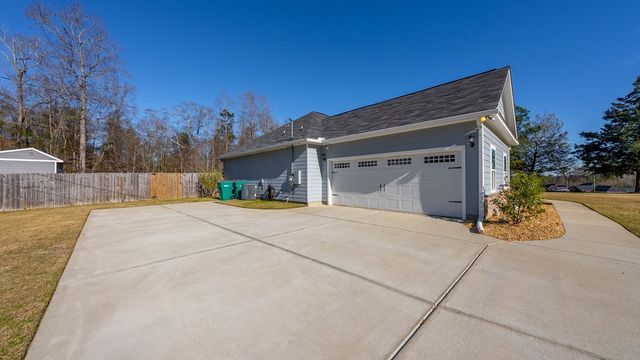 1578 Cummings Road, Smiths Station, AL 36877
