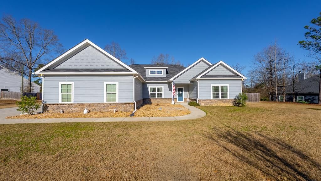 1578 Cummings Road, Smiths Station, AL 36877
