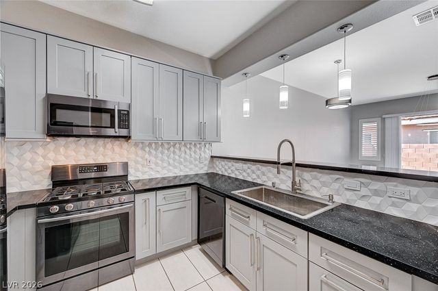 2830 Serenidad Drive, Las Vegas, NV 89123