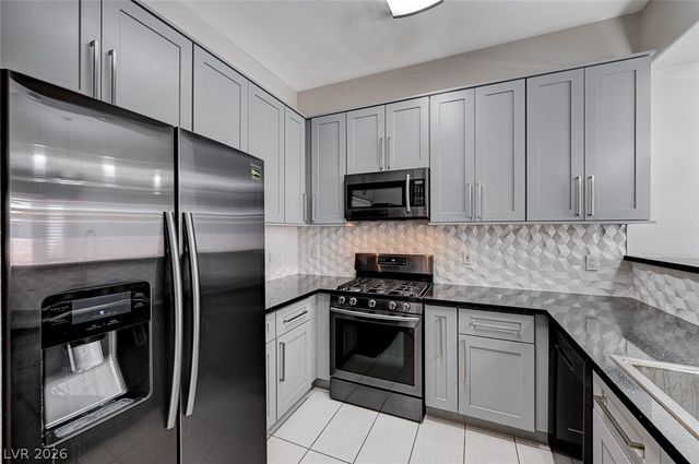 2830 Serenidad Drive, Las Vegas, NV 89123