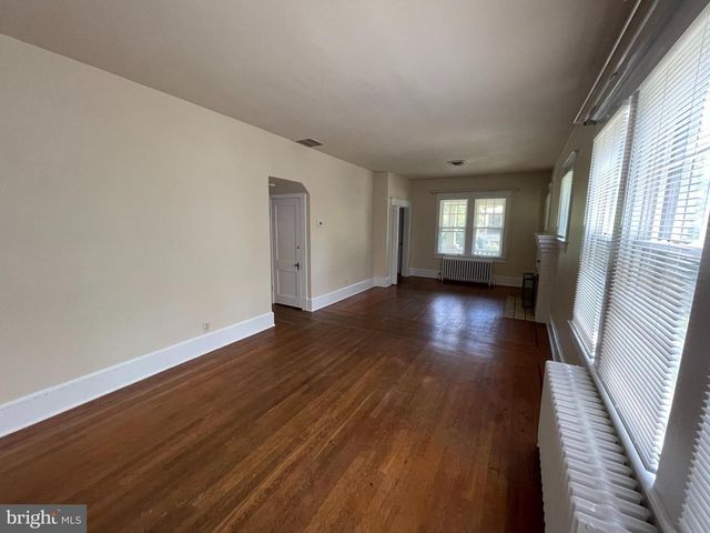 3017 3RD ST N, Arlington, VA 22201