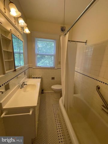 3017 3RD ST N, Arlington, VA 22201