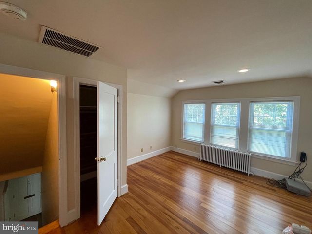 3017 3RD ST N, Arlington, VA 22201