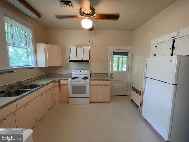 3017 3RD ST N, Arlington, VA 22201