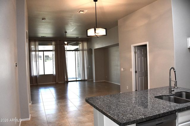 8787 W GARDENIA Avenue, Glendale, AZ 85305