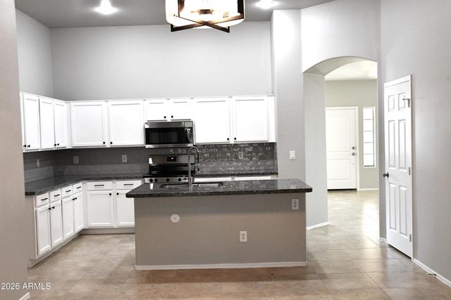 8787 W GARDENIA Avenue, Glendale, AZ 85305