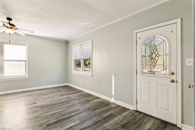 1616 Bena LN, Hayes, VA 23072