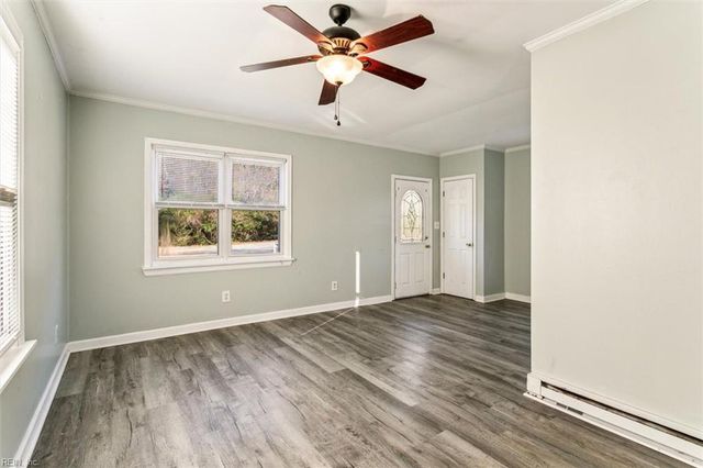 1616 Bena LN, Hayes, VA 23072