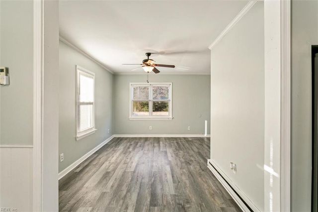 1616 Bena LN, Hayes, VA 23072