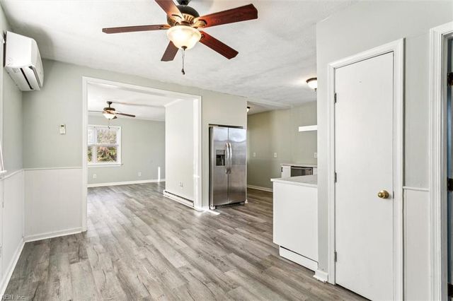 1616 Bena LN, Hayes, VA 23072