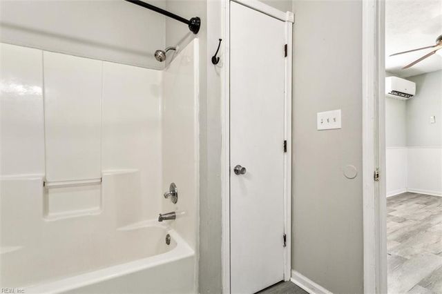 1616 Bena LN, Hayes, VA 23072