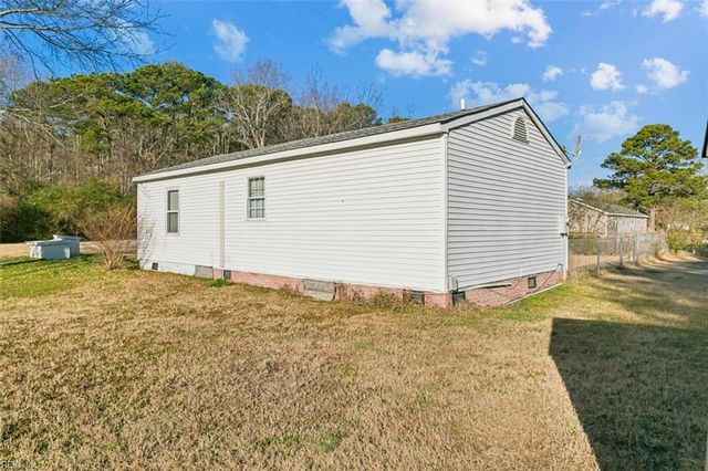 1616 Bena LN, Hayes, VA 23072