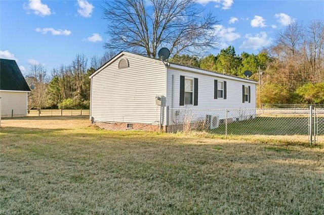 1616 Bena LN, Hayes, VA 23072