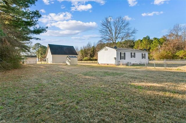 1616 Bena LN, Hayes, VA 23072