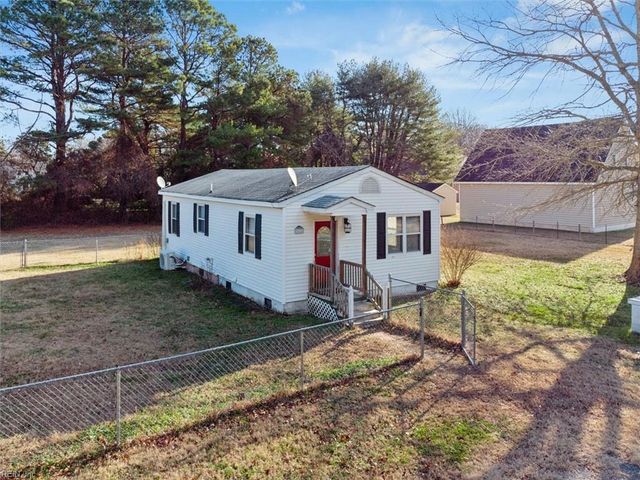 1616 Bena LN, Hayes, VA 23072