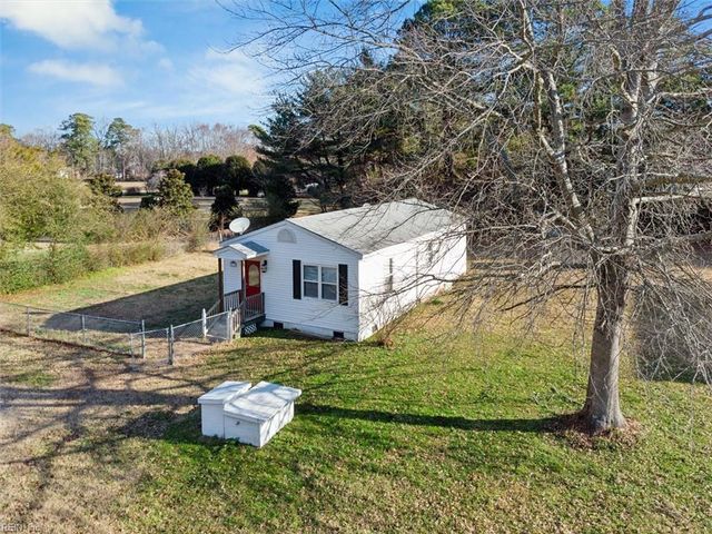 1616 Bena LN, Hayes, VA 23072