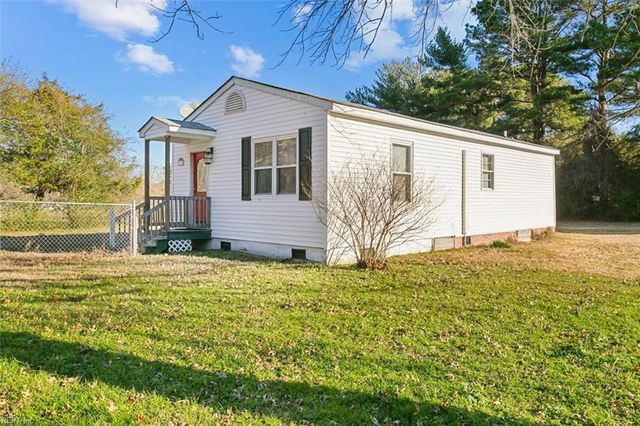 1616 Bena LN, Hayes, VA 23072