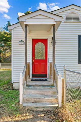 1616 Bena LN, Hayes, VA 23072