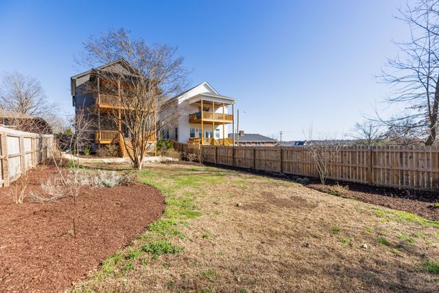 2610A Barclay Dr, Nashville, TN 37206