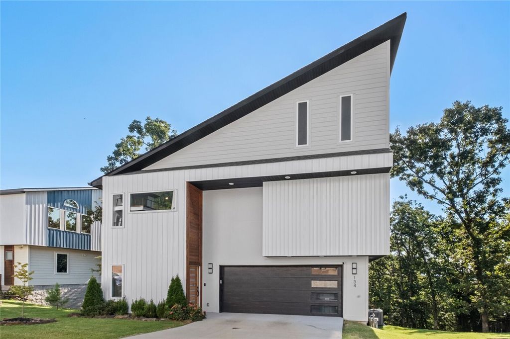 134 Paddock Loop, Fayetteville, AR 72701