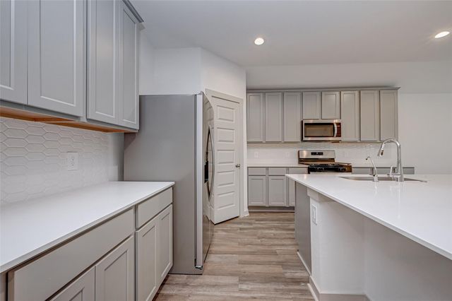 1203 Hyde Lake Lane, Missouri City, TX 77459