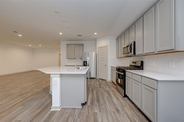 1203 Hyde Lake Lane, Missouri City, TX 77459