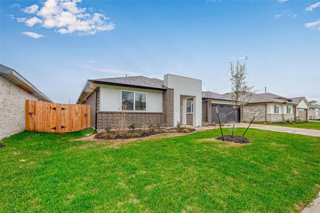 1203 Hyde Lake Lane, Missouri City, TX 77459