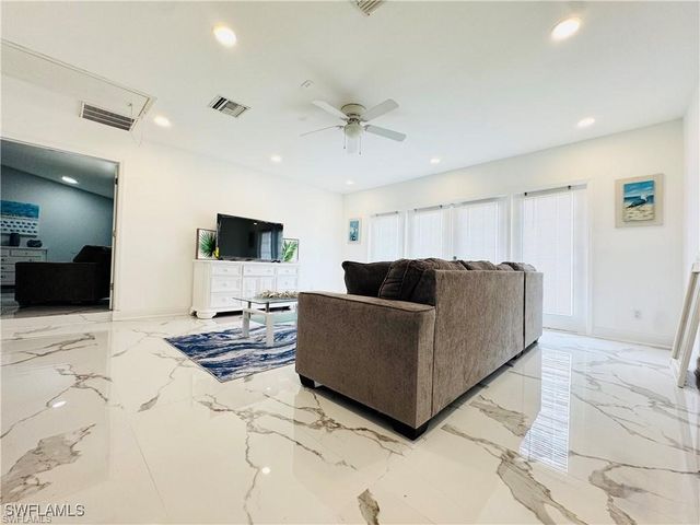 1221 Granada BLVD, Naples, FL 34103