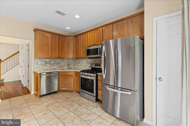 246 BRINLEY DR, Pennington, NJ 08534