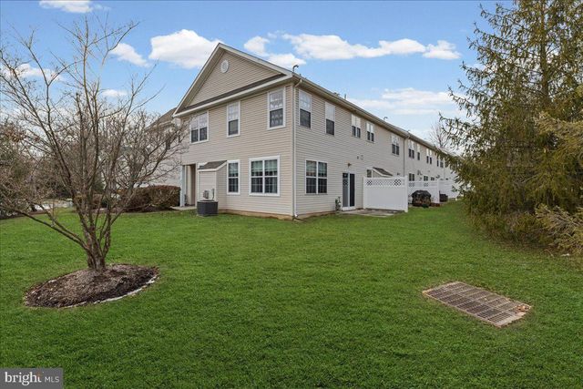 246 BRINLEY DR, Pennington, NJ 08534
