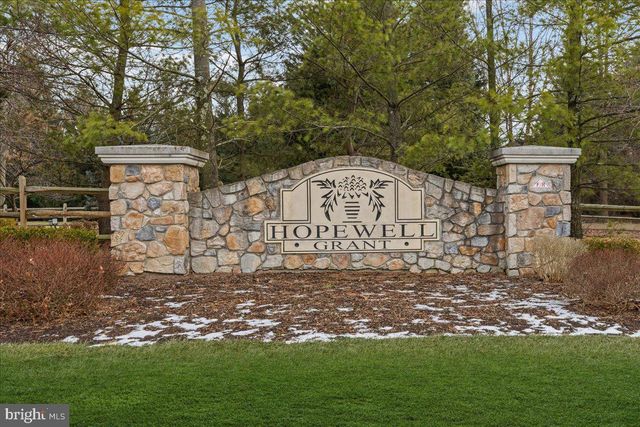 246 BRINLEY DR, Pennington, NJ 08534