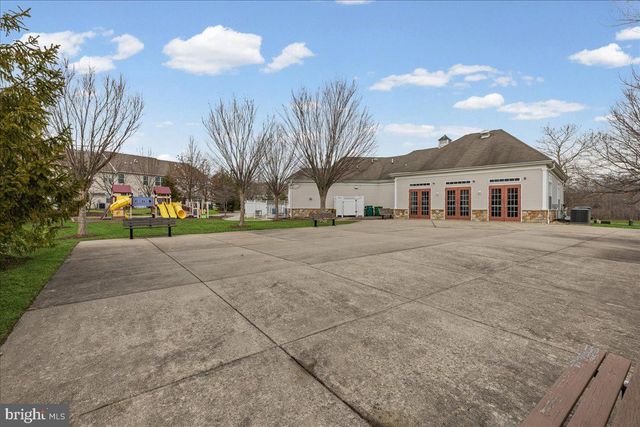 246 BRINLEY DR, Pennington, NJ 08534