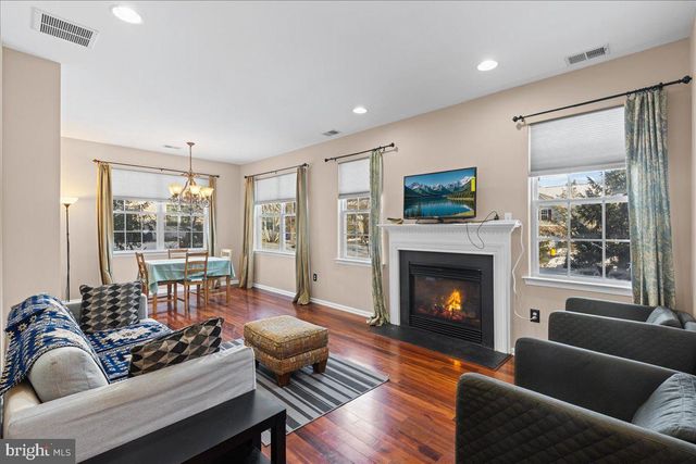 246 BRINLEY DR, Pennington, NJ 08534