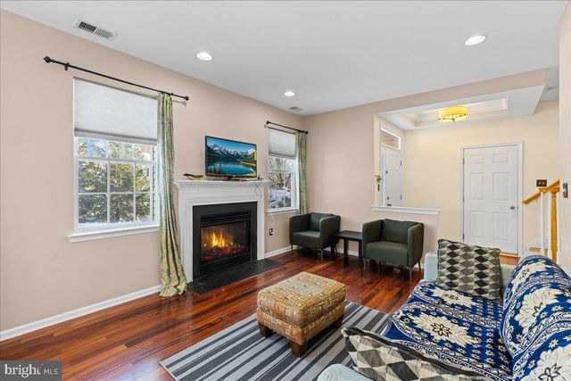 246 BRINLEY DR, Pennington, NJ 08534