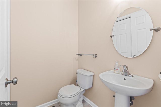 246 BRINLEY DR, Pennington, NJ 08534