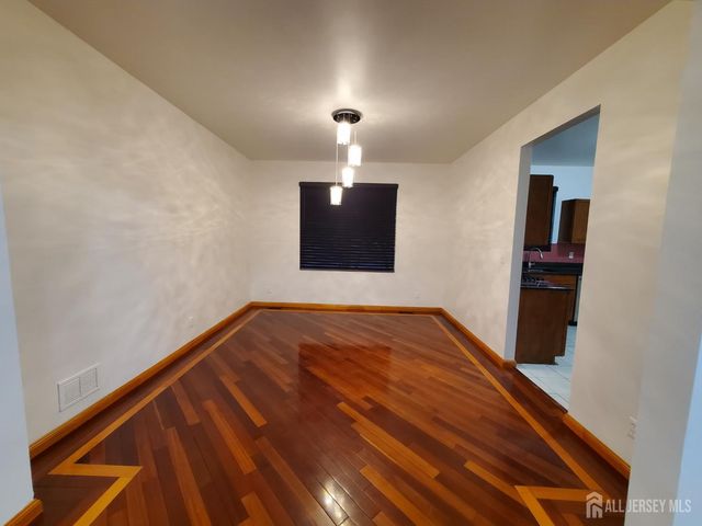 748 New Durham Road, Edison, NJ 08817