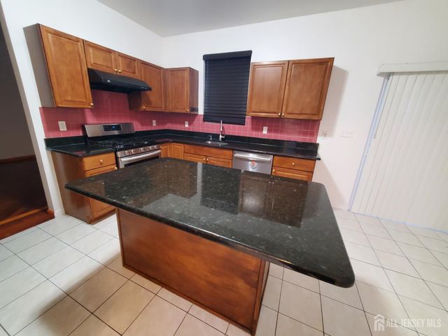 748 New Durham Road, Edison, NJ 08817