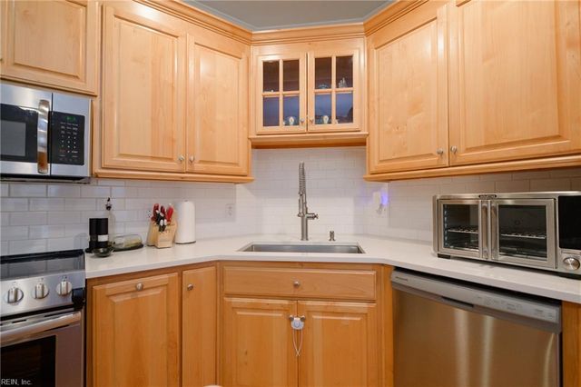 308 Walt Whitman AVE, Newport News, VA 23606