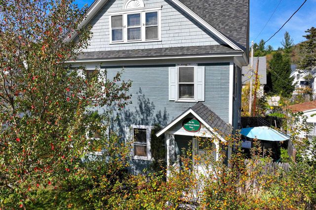 109 Park Row, Rochester, VT 05767