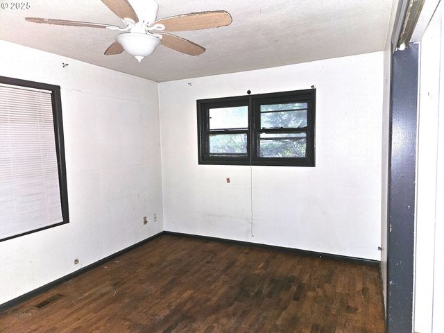 902 N Parkway Ave, Battle Ground, WA 98604