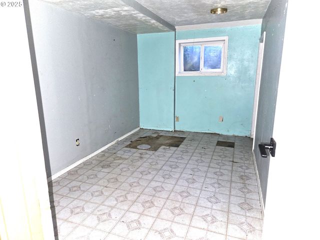 902 N Parkway Ave, Battle Ground, WA 98604