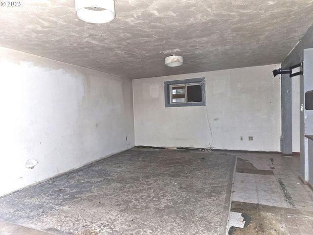 902 N Parkway Ave, Battle Ground, WA 98604