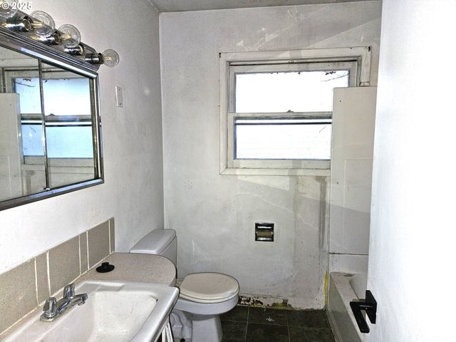 902 N Parkway Ave, Battle Ground, WA 98604