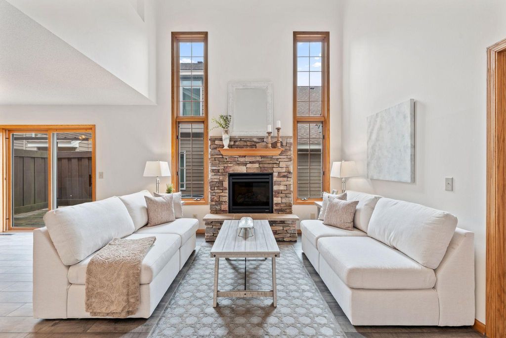 18504 Peach Tree Court, Minnetonka, MN 55345