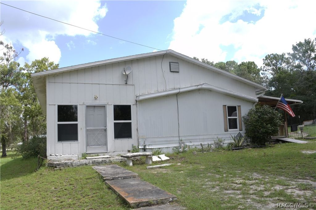 5719 S Tena Point, Homosassa, FL 34446