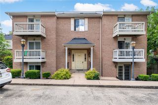 3266 Ward St 3, Oakland, PA 15213