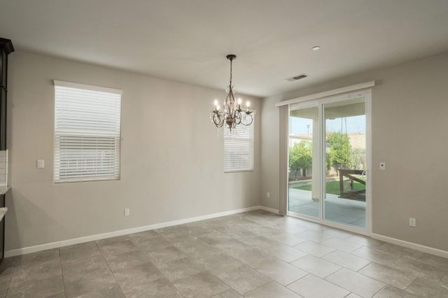 1565 N Kaweah Avenue, Clovis, CA 93619